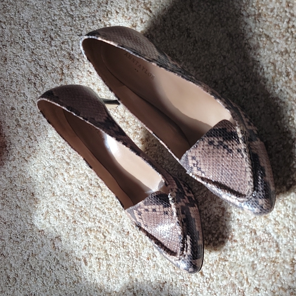 Ann Taylor Snakeskin Pumps size 9.5